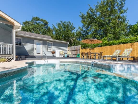 Frogtown Cottage - Image 1