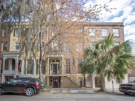 Southern Belle Manor - Image 1